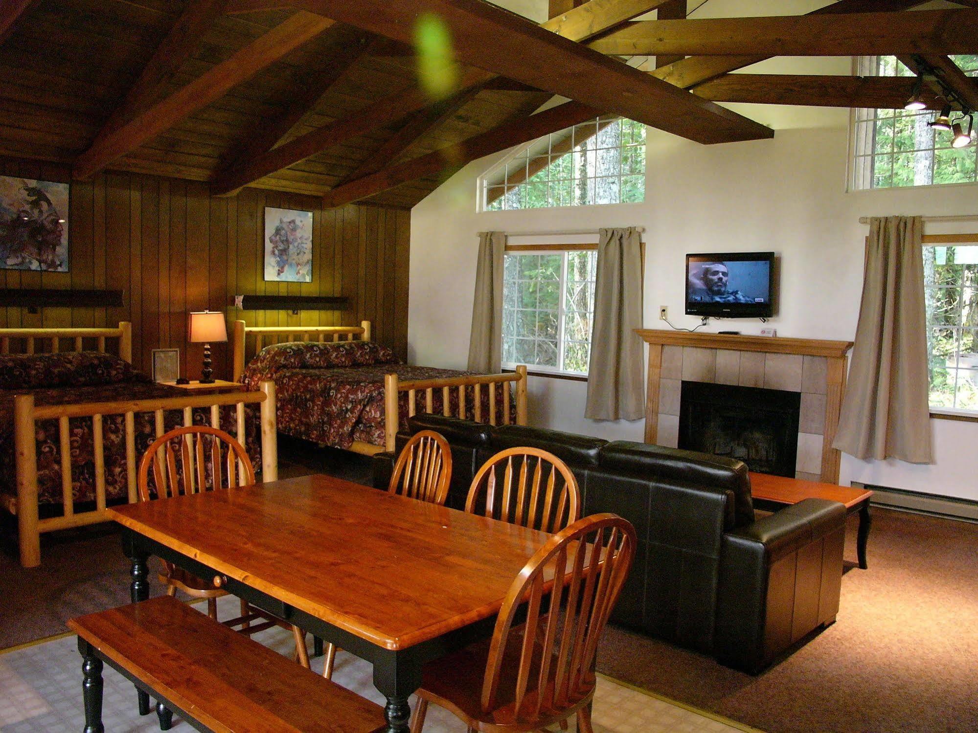 Mountain View Lodge - No Pets Allowed Packwood Luaran gambar